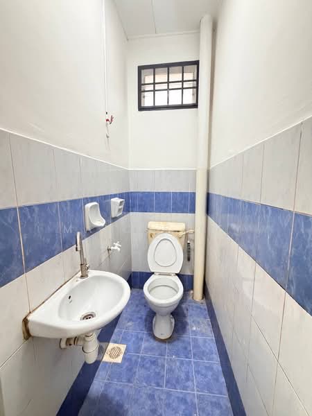 Rumah Teres 2 Tingkat untuk Dijual di Taman Bestari Indah (Ulu Tiram) - Marcus Tey - Bathroom - PropertyGuru.com.my