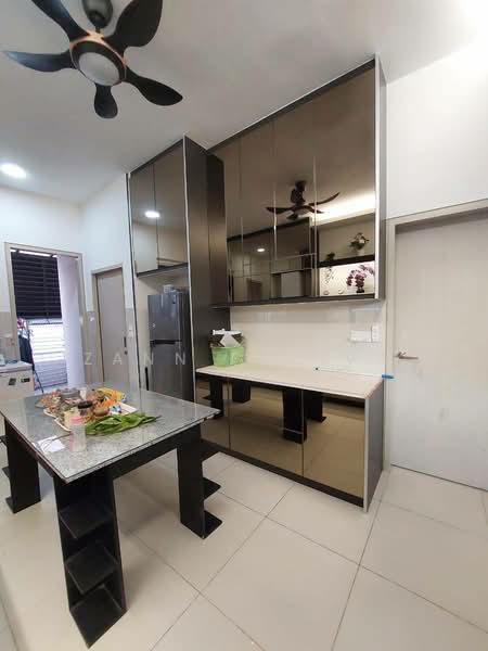 Rumah Teres 2-Tingkat untuk Dijual di Elmina (Shah Alam) - Zann Fauzan - Kitchen - PropertyGuru.com.my