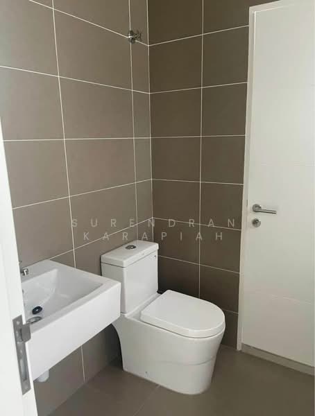 2-storey Terraced House for Sale in Bandar Sri Sendayan (Negeri Sembilan) - Surendran Karapiah - Bathroom - PropertyGuru.com.my