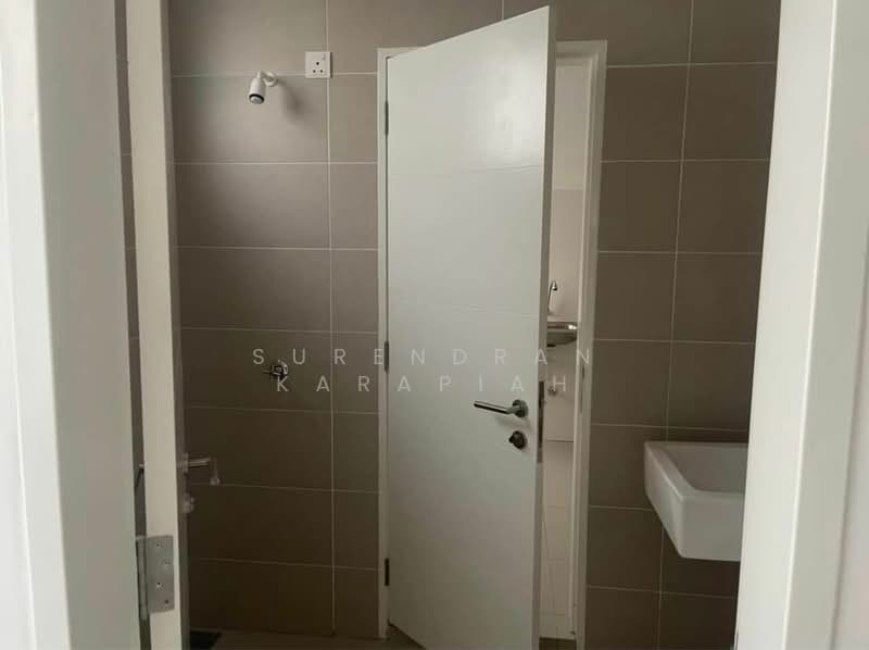 2-storey Terraced House for Sale in Bandar Sri Sendayan (Negeri Sembilan) - Surendran Karapiah - Bathroom - PropertyGuru.com.my