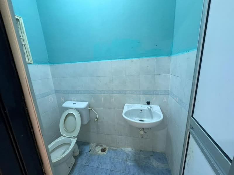 2-storey Terraced House for Sale in Bandar Seri Alam (Masai) - Ong Lih Shyan - Bathroom - PropertyGuru.com.my