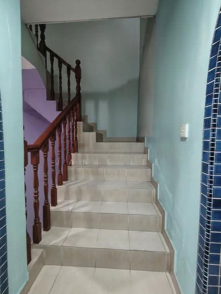 Rumah Teres 2-Tingkat untuk Dijual di Taman Klang Utama (Kapar) - Janie Lee - Stairs - PropertyGuru.com.my