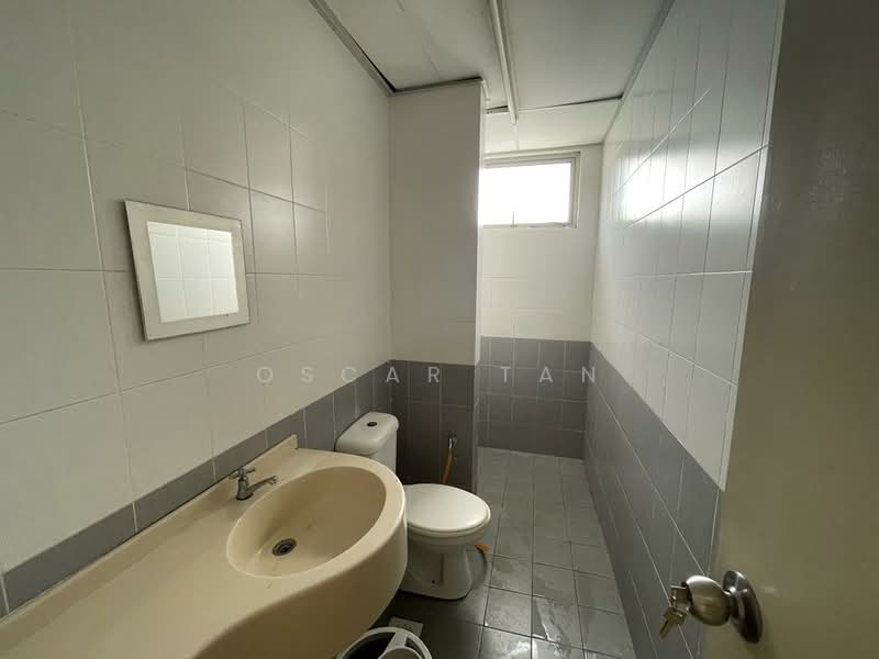 Kondominium untuk Disewa di Platinum Lake PV 12 - Oscar Tan - Bathroom - PropertyGuru.com.my