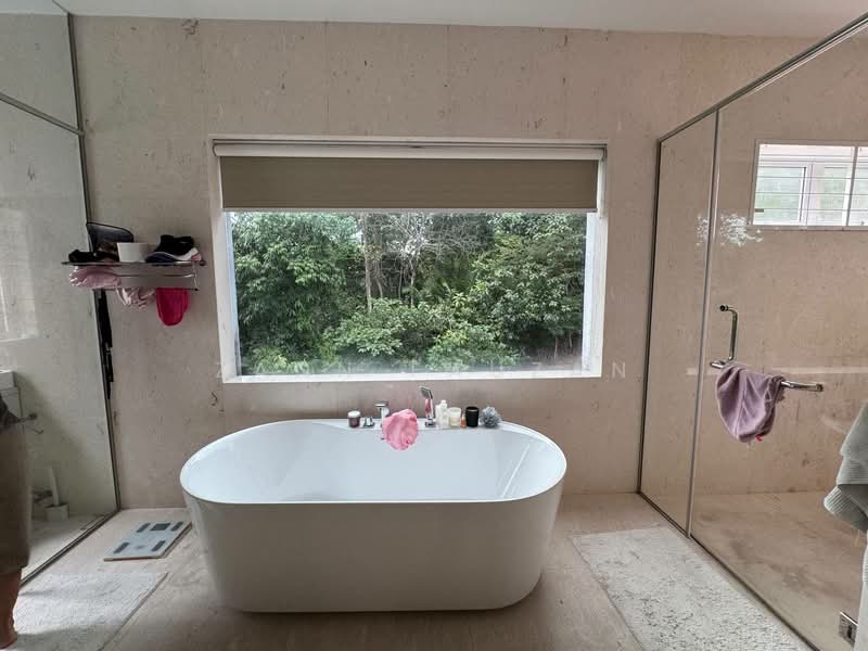 Bungalow for Sale in Kayangan Heights (Shah Alam) - Zann Fauzan - Bathroom - PropertyGuru.com.my