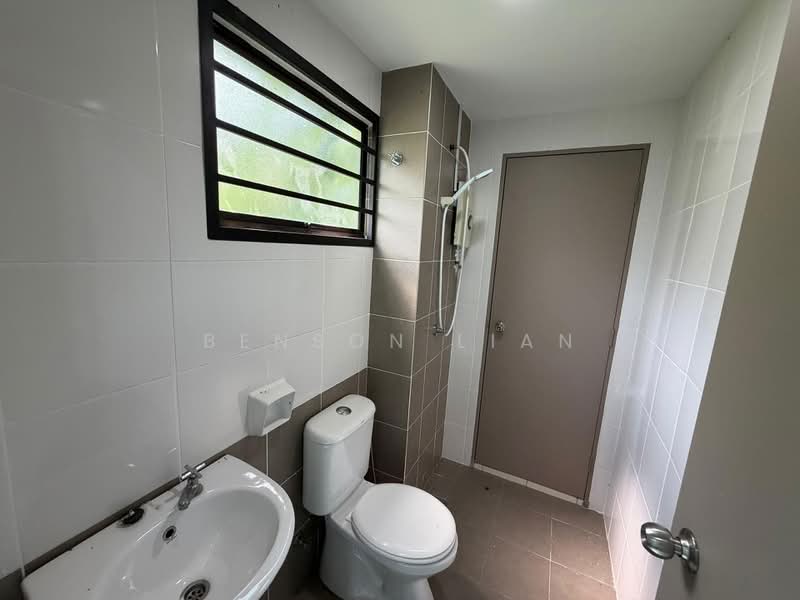 Terraced House for Sale in Kuala Selangor (Selangor) - Benson Lian - Bathroom - PropertyGuru.com.my