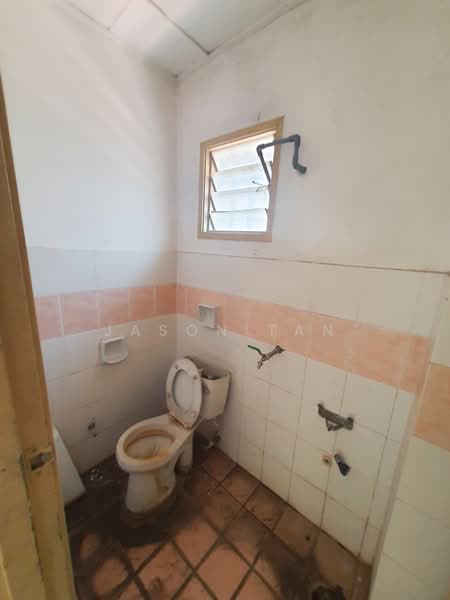 Rumah Teres 2 Tingkat untuk Dijual di Taman Puncak Jalil (Seri Kembangan) - Jason Tan - Bathroom - PropertyGuru.com.my