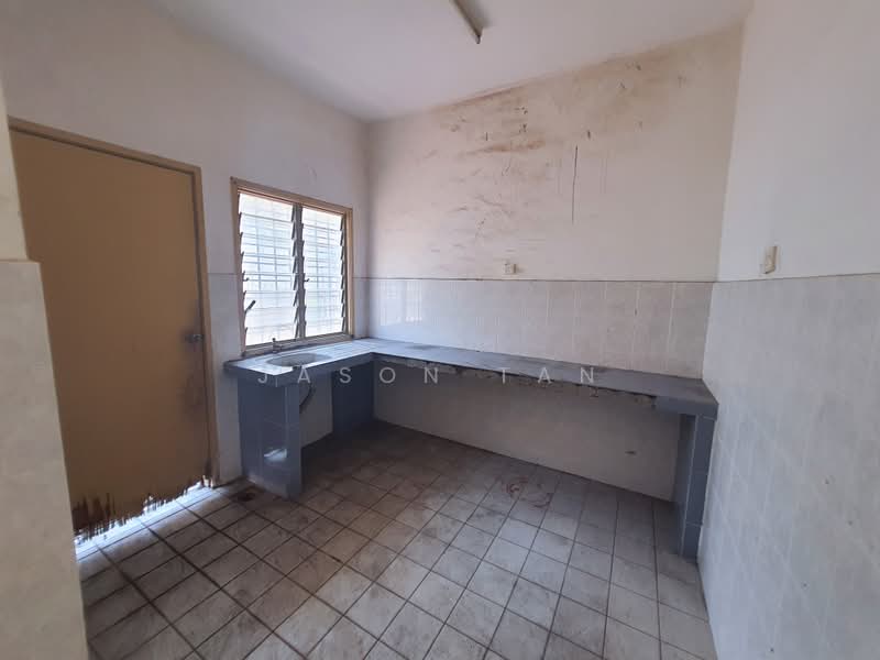 Rumah Teres 2 Tingkat untuk Dijual di Taman Puncak Jalil (Seri Kembangan) - Jason Tan - Kitchen - PropertyGuru.com.my