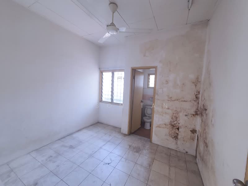 Rumah Teres 2 Tingkat untuk Dijual di Taman Puncak Jalil (Seri Kembangan) - Jason Tan - Bathroom - PropertyGuru.com.my