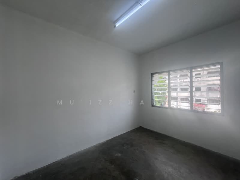 Flat for Sale at Flat Taman Alam Megah - Mu'izz Halim - PropertyGuru.com.my