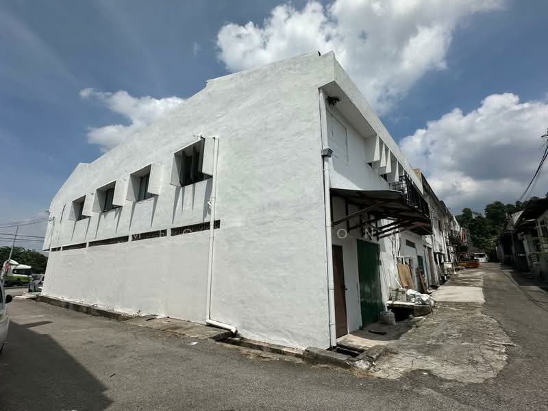 Shop for Rent in Taman Bukit Kuchai (Bandar Kinrara) - Megan Chong - Exterior - PropertyGuru.com.my