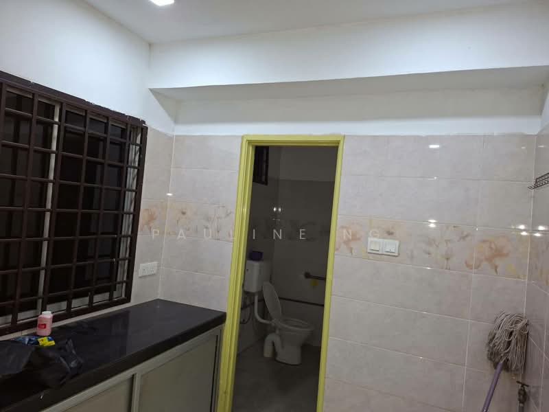 Rumah Teres untuk Dijual di Bandar Seri Alam (Masai) - Pauline Ng - Bathroom - PropertyGuru.com.my