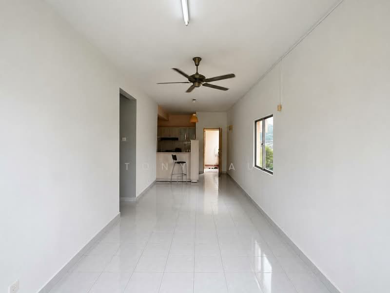 Kondominium untuk Dijual di Oakleaf Park - Tony Lau - Living Room - PropertyGuru.com.my