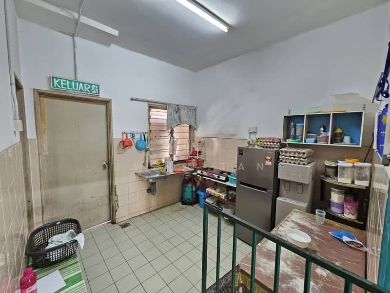 Rumah Teres 2 Tingkat untuk Dijual di Taman Puncak Jalil (Seri Kembangan) - Jason Tan - Kitchen - PropertyGuru.com.my