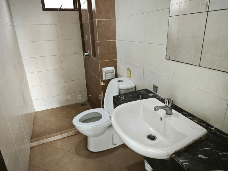 Pangsapuri untuk Disewa di Desa Idaman Residences - Hartson Lew - Bathroom - PropertyGuru.com.my