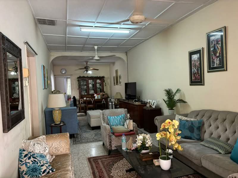 Rumah Teres 1 Tingkat untuk Dijual di Seksyen 17 (Petaling Jaya) - Bryan Cho - Living Room - PropertyGuru.com.my