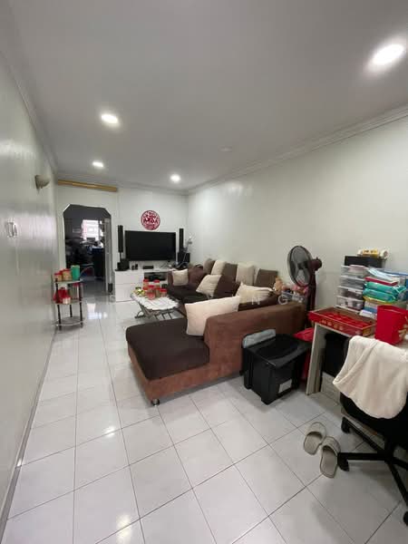 1-storey Terraced House for Sale in Taman Dahlia (Tampoi) - Shu Ying - Living Room - PropertyGuru.com.my