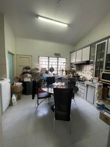 1-storey Terraced House for Sale in Taman Dahlia (Tampoi) - Shu Ying - Kitchen - PropertyGuru.com.my