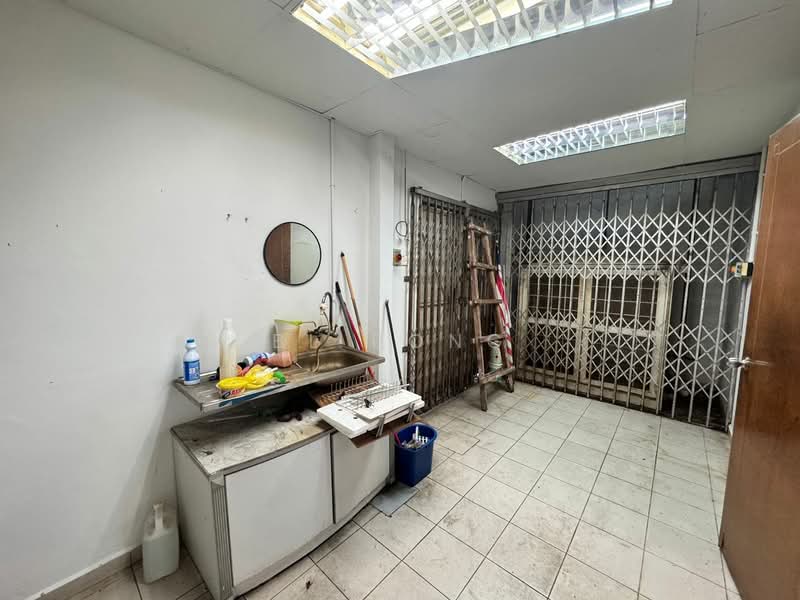Kedai / Pejabat untuk Dijual di Melaka City (Melaka) - BL Bong - PropertyGuru.com.my