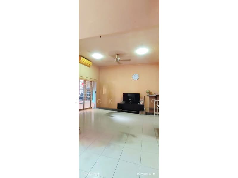 Rumah Teres 2 Tingkat untuk Dijual di Taman Damai Utama (Bandar Kinrara) - Jack Soo - Living Room - PropertyGuru.com.my