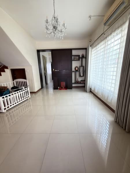 3-storey Terraced House for Sale in Taman Desa Green (Jelutong) - Fanny Wong - Living Room - PropertyGuru.com.my