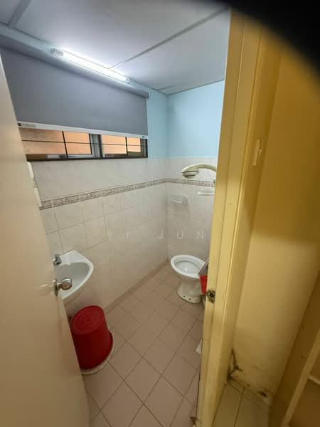 Pangsapuri untuk Disewa di Pangsapuri Saraka - Yi Jun - Bathroom - PropertyGuru.com.my