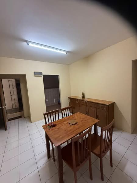 Pangsapuri untuk Disewa di Pangsapuri Saraka - Yi Jun - Dining Room - PropertyGuru.com.my