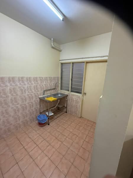 Pangsapuri untuk Disewa di Pangsapuri Saraka - Yi Jun - Kitchen - PropertyGuru.com.my