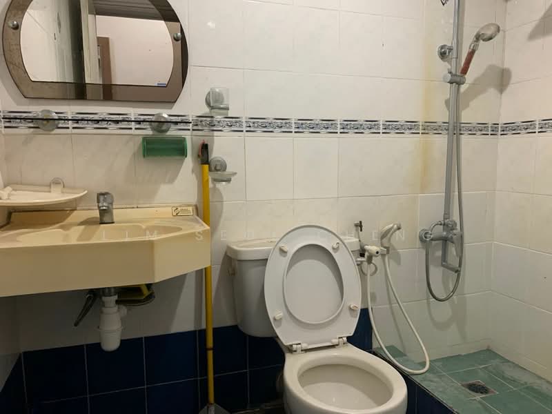 Condominium for Sale at E-Park Condominium - Lim Seok Cheng - Bathroom - PropertyGuru.com.my