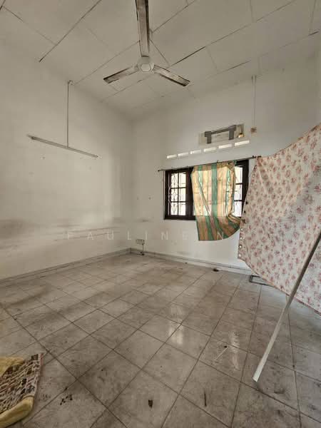 Commercial Bungalow for Rent in Taman Kebun Teh (Johor Bahru) - Pauline Ng - Interior - PropertyGuru.com.my