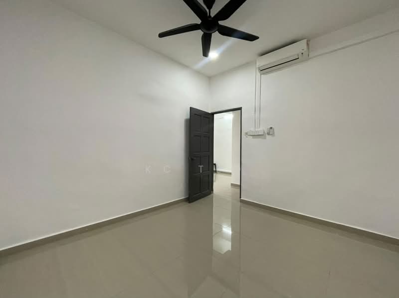 Rumah Teres 1 Tingkat untuk Disewa di Taman Ungku Tun Aminah (Skudai) - Kc Teo - Interior - PropertyGuru.com.my