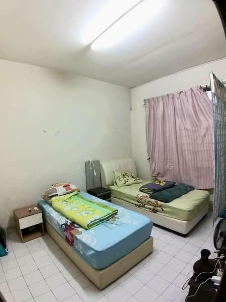 Semi-Detached House for Sale in Taman Johor Jaya (Johor Bahru) - Pauline Ng - Bedroom - PropertyGuru.com.my