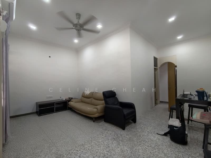 Rumah Teres 1 Tingkat untuk Disewa di Sungai Nipah (Sungai Dua) - Celine Cheah - Living Room - PropertyGuru.com.my