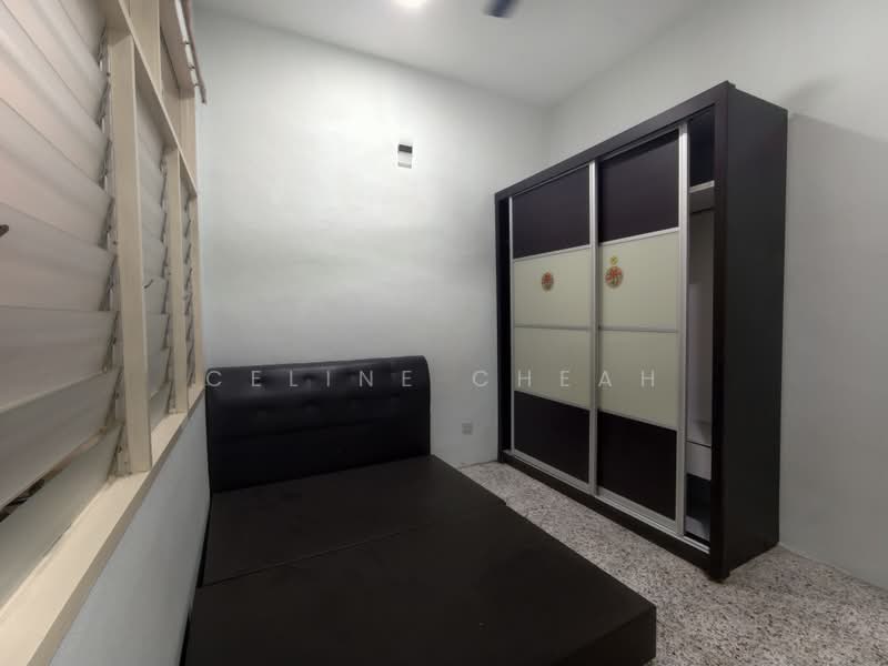Rumah Teres 1 Tingkat untuk Disewa di Sungai Nipah (Sungai Dua) - Celine Cheah - Bedroom - PropertyGuru.com.my