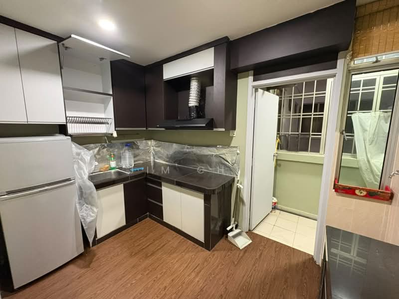 Apartment for Rent at Lake View Suites - Jim Chee - Kitchen - PropertyGuru.com.my