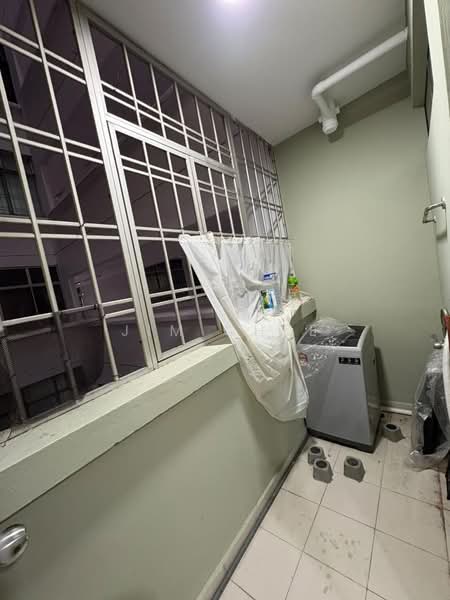 Apartment for Rent at Lake View Suites - Jim Chee - Balcony - PropertyGuru.com.my