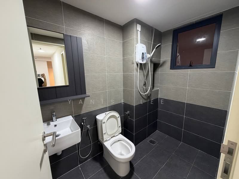 Service Residence for Rent at D'Clover Residences - Yanise Lee - Bathroom - PropertyGuru.com.my