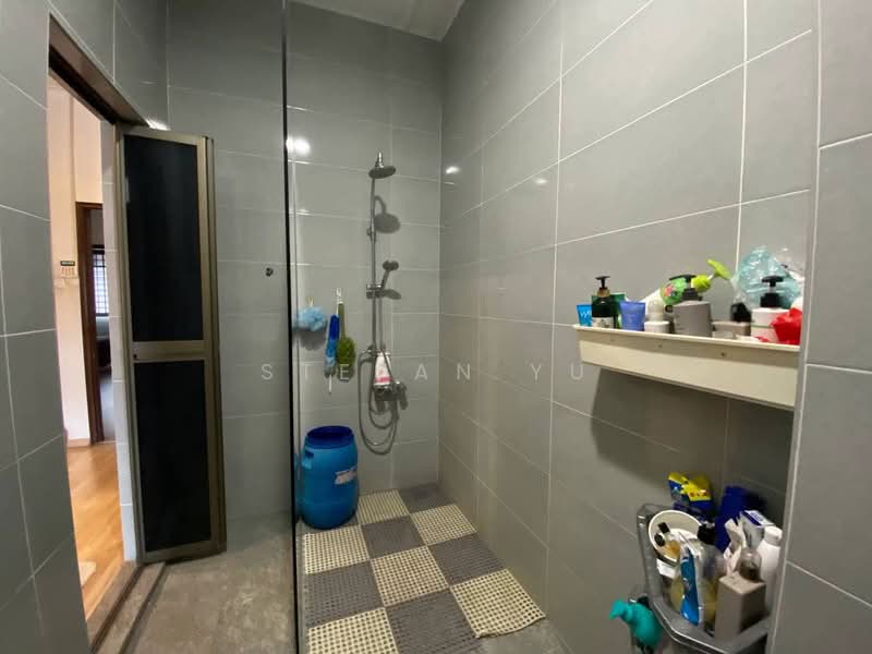 Rumah Teres 2 Tingkat untuk Dijual di Taman Perling (Perling) - Stefan Yu - Bathroom - PropertyGuru.com.my