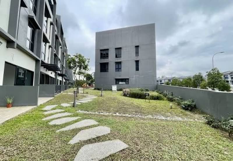 Rumah Bandar untuk Dijual di Seri Kembangan (Selangor) - Sherman Tan - Exterior - PropertyGuru.com.my