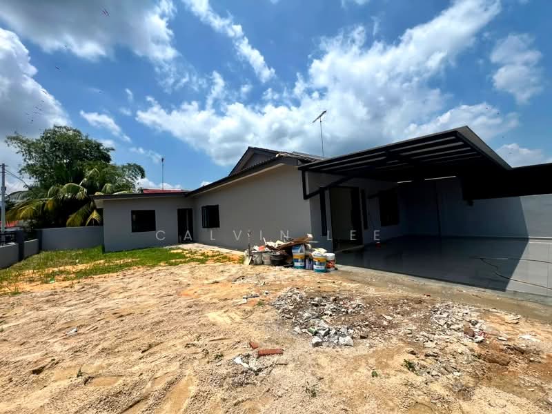 1-storey Terraced House for Sale in Taman Putri Kulai (Kulai) - Calvin Lee - PropertyGuru.com.my
