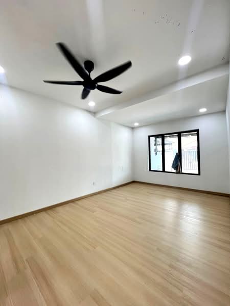 1-storey Terraced House for Sale in Taman Putri Kulai (Kulai) - Calvin Lee - PropertyGuru.com.my