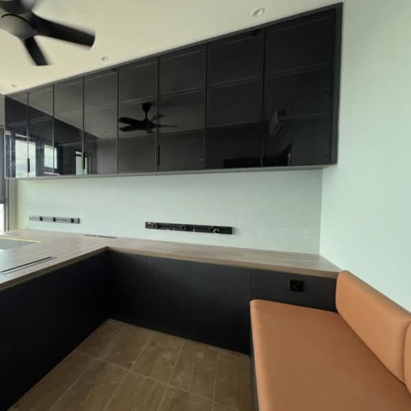Kondominium untuk Dijual di R&F Princess Cove Phase 2-Seine Region - Dennis Lee - Kitchen - PropertyGuru.com.my