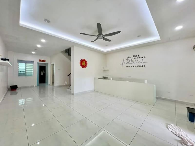 Rumah Teres 2 Tingkat untuk Dijual di Taman Mount Austin (Tebrau) - Zack Chow - Living Room - PropertyGuru.com.my