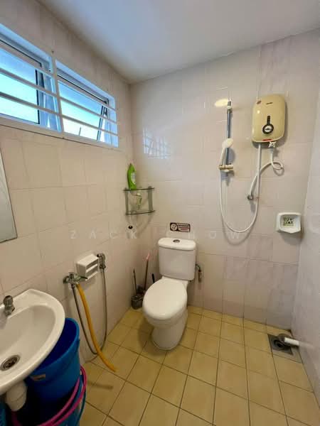 Rumah Teres 2 Tingkat untuk Dijual di Taman Mount Austin (Tebrau) - Zack Chow - Bathroom - PropertyGuru.com.my