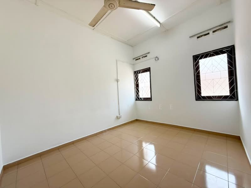 Rumah Teres 2 Tingkat untuk Dijual di Taman Suria (Johor Bahru) - Calvin Lee - PropertyGuru.com.my