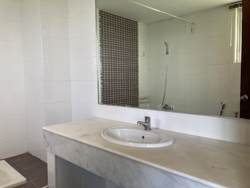 Kondominium untuk Dijual di Puteri Palma Condominiums - Darren Toh - Bathroom - PropertyGuru.com.my