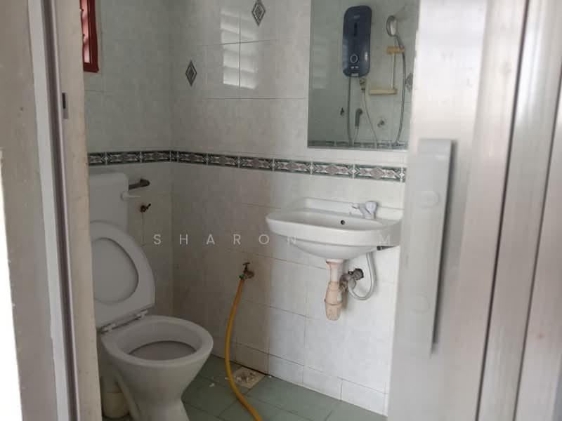 Pangsapuri untuk Disewa di Subang Perdana Goodyear Court 10 - Sharon Lim - Bathroom - PropertyGuru.com.my