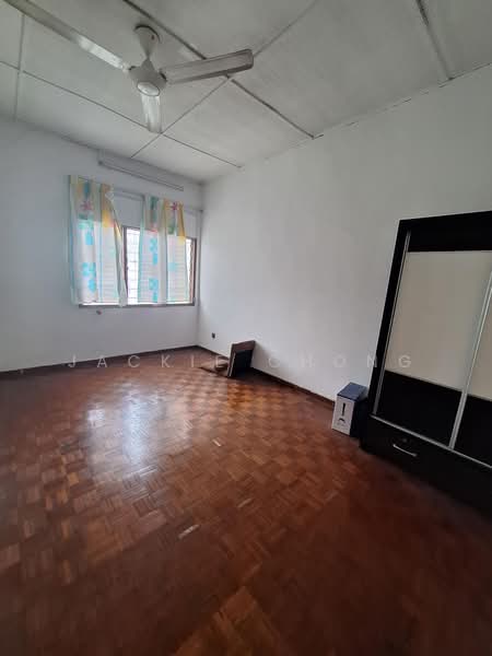 2-storey Terraced House for Sale in Taman Overseas Union (Taman Oug) (Jalan Klang Lama (Old Klang Road)) - Jackie Chong - Bedroom - PropertyGuru.com.my