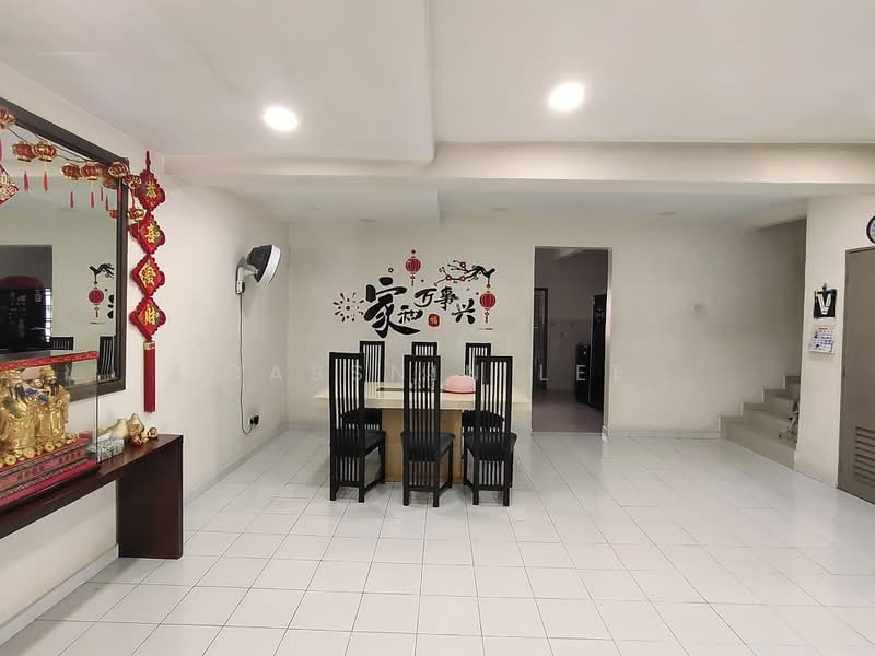 Terraced House for Sale in Taman Bukit Subang (Shah Alam) - Cassnin Lee - Dining Room - PropertyGuru.com.my