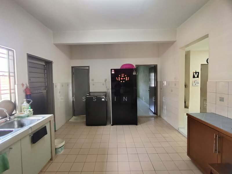 Terraced House for Sale in Taman Bukit Subang (Shah Alam) - Cassnin Lee - Kitchen - PropertyGuru.com.my