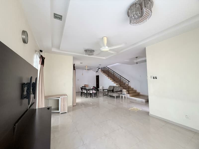 Rumah Banglo untuk Dijual di Kota Kemuning (Shah Alam) - Elyn Soo - Living Room - PropertyGuru.com.my